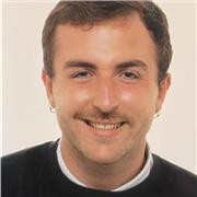 Profesor titulado en psicología con formación en clínica y psicología jurídica, y experiencia en dar clases.